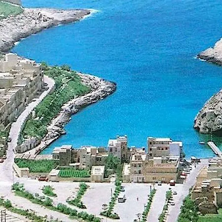 Apartment Avalon Seaside B&B - Gozo Bellevue Homes Xlendi